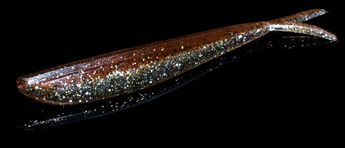 Lunker City's Fin-S Fish ist der Klassiker unter den Vertikalködern und auf sein Konto gehen bereits viele kapitale Räuber. Ob am Drop Shot Rig, am Jig oder als Softjerk eingesetzt, der Fin-S Fish macht immer eine gute Figur unter Wasser. Der perfekt verarbeitete V-Tail ist ständig in Bewegung und das natürlich wirkende Schwimmverhalten, durch leichte Rutenschläge ausgelöst, imitiert sehr schön einen Beutefisch.