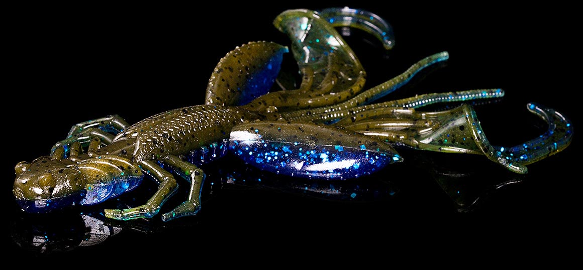 Der gesalzene Ozmo, von Lunker City als "King Of Freaks" betitelt, ist einmalig und macht seinem Ruf alle Ehre. Mit etwas Fantasie lässt er sich zu jedem erdenklichen Creature-Bait umfunktionieren. Dafür werden einfach einzelne Teile entfernt und schon wird aus dem Ozmo beispielsweise ein Krebs, ein Twister oder eine Larve. Trotz eines einzigen Köders ist es somit möglich auf die unterschiedlichen Ansprüche der Fische oder auf wechselnde Bedingungen am Wasser zu reagieren.